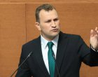 Репортер на Беновска е наказаният депутат-бияч от Радев   