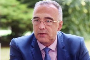 Властта ще купува медии с народни пари, призна Кутев
