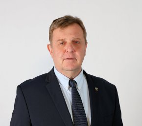 Кошницата Ви с „грижа“ е пълен провал: Каракачанов към  министър Абровски