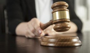 Бивш прокурор отива на съд за хулиганство и възпрепятстване на полицейска проверка 