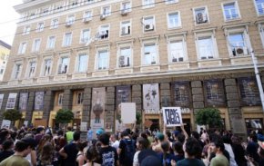 Протестиращи: Незабавно разсекретяване на одита в НАТФИЗ