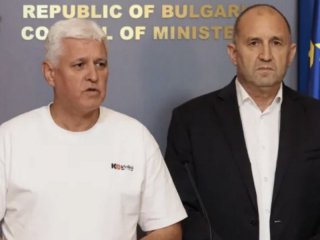 Рекламна оръжейна фланелка подноси военният министър, шефът на ГЩ и дипломат №1 сензационно липсват на Съвета по сигурността