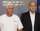 Рекламна оръжейна фланелка подноси военният министър, шефът на ГЩ и дипломат №1 сензационно липсват на Съвета по сигурността