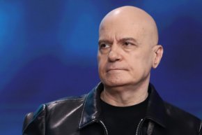 Трифонов към Демерджиев за Петрохан: Август изтече, обещаната информация я няма