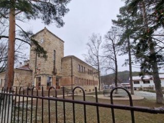 Прокуратурата разследва свързаното с Калушев училище „Космос“