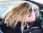 18-годишна шофьорка се заби в кола и във витрина на търговски обект 