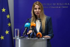 МОН предлага характеристика за всеки ученик в края на срока и нови правила за дисциплината