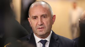 Радев обясни защо е подписал указа за посланика в ОАЕ: Не се проверяват бащите на дипломатите