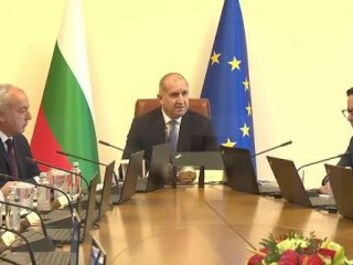 Радев дава най-много помощи за гориво на зърнарите, които вдигнаха 50% цените: Г.Ангелов