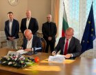 TUI удвоява туристите за България, подписа споразумение с туристическия ни министър