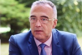 Бившият външен министър явно не прави разлика между изявление, декларация и позиция: Кутев