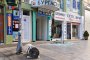 Патрулка се вряза в оптика при гонка с криминално проявен в Бургас