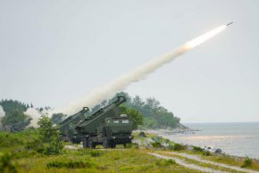 FT: Естония придобива оръжия с обсег до Санкт Петербург