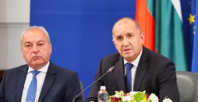 Плащай на майстора по банка: Гълъб и Н.Пр. Радев в бюджет 2027