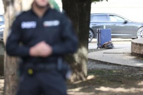 Съмнителен багаж около фонтана пред президентството вдигна службите на крак