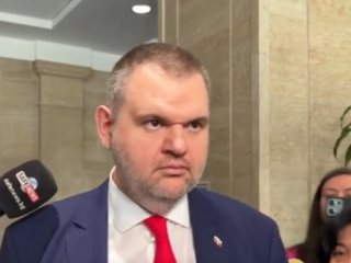 Пълно фиаско за Демерджиев: Пеевски