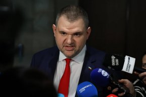 Пеевски: Нощем Демерджиев мисли за мен вместо за съпругата си 