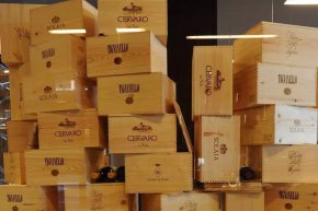  Откраднаха 30 000 бутилки вино за 5 млн. евро от винарна