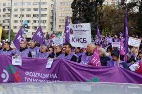 След среща с Донев синдикатите искат 10% ръст на заплатите и промени при ваучерите