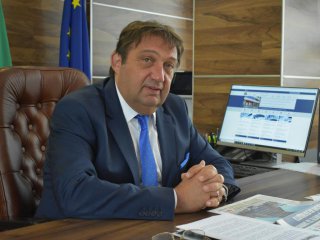 Шишков реве от собствената си поръчка за тунела на Хемус