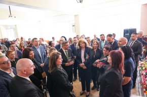 Трябва да убедим хората да гласуват. От гласа им зависи България да работи в съгласие: Йотова и Вълчев