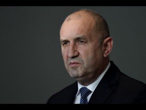 ЦИК не установи административно нарушение по сигналите срещу Радев, ДБ ще обжалва решението