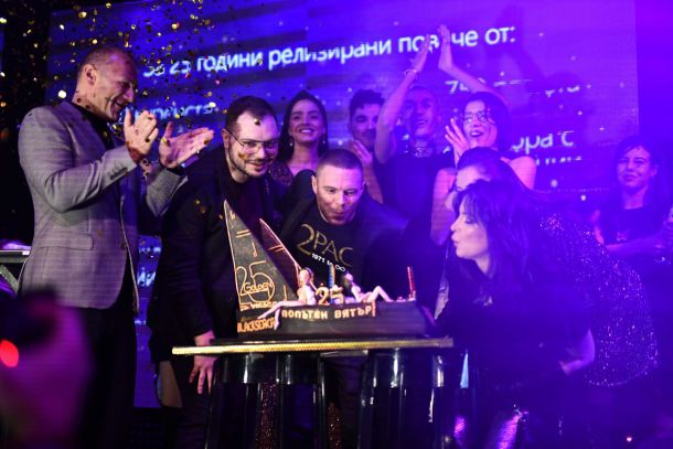 Жени Калканджиева отпразнува 25 години Визаж