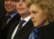 Петя Първанова - министър на вътрешните работи в служебното правителство, Асен Василев - министър на икономиката, енергетиката и туризма в служебното правителство (дясно) и Юлиан Попов - министър на околната среда и водите в служебното правителство (ляво)