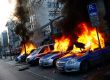 Седем полицейски автомобила бяха запалени