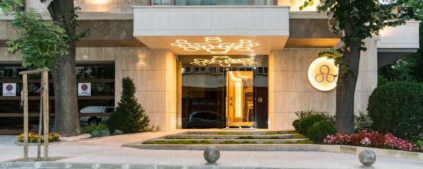 Цветанов има нов 240 м2 апартамент- етаж със собствен асансьор на цена за панелка