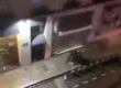 Силите на реда пребиха невъоръжен демонстрант в Париж