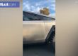   Мъск с бронираната си кола Кибертрък