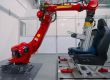 Tesla сподели много дръзко видео на своя робот за тестване на седалки